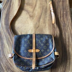 Louis Vuitton Saumur 30